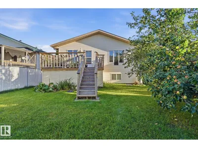 5132 157 AV NW photo 36