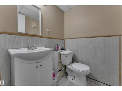 2114 38 ST NW photo 22