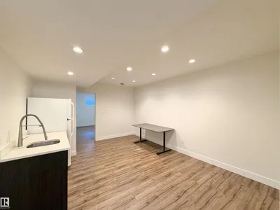 11127 77 AV NW photo 28