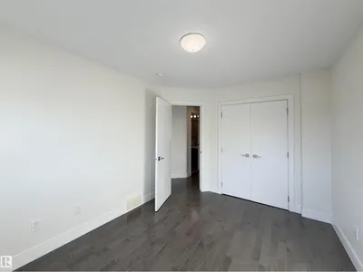11127 77 AV NW photo 25