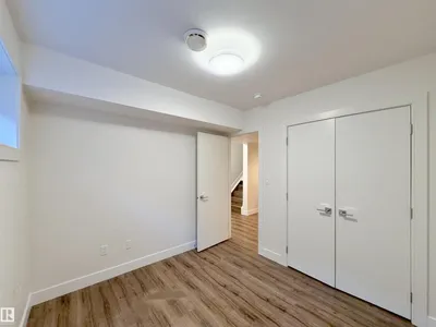 11127 77 AV NW photo 34