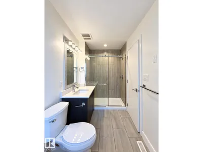 11127 77 AV NW photo 21