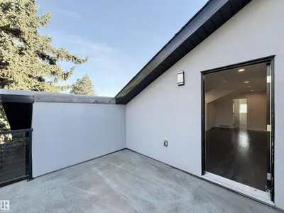 11127 77 AV NW photo 37