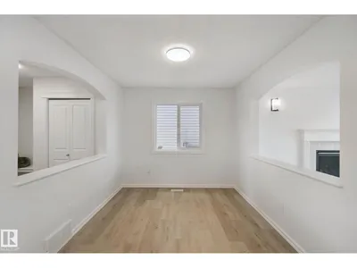 20420 56 AV NW photo 9
