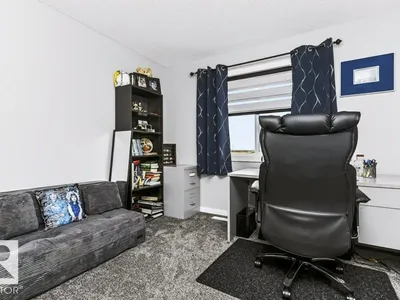 7132 182 AV NW photo 33
