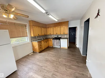 11942 37 ST NW photo 18