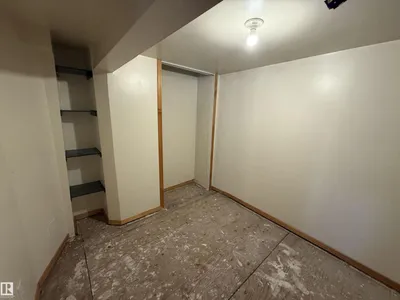 11942 37 ST NW photo 36