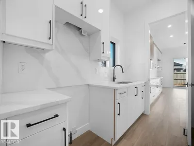 1707 18 ST NW photo 24