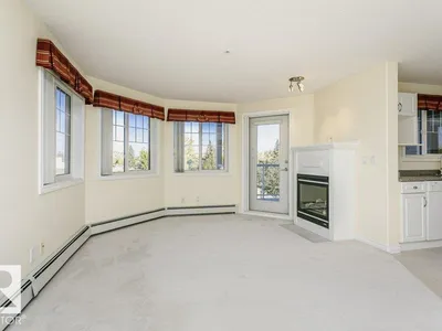 #315 9995 93 AV photo 20