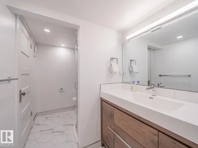 6839 111 ST NW photo 29