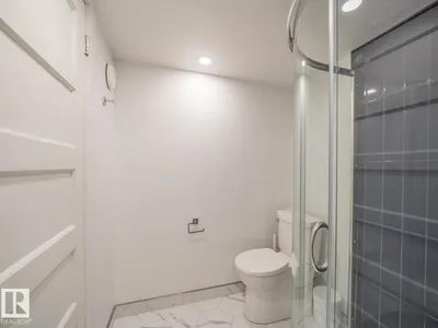 6839 111 ST NW photo 30