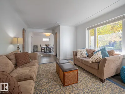 6839 111 ST NW photo 5