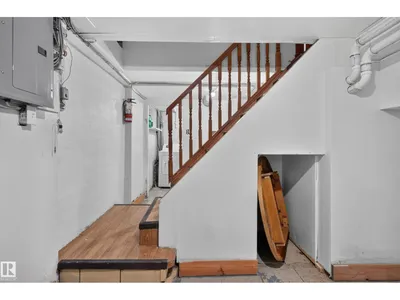 12053 97 ST NW photo 18