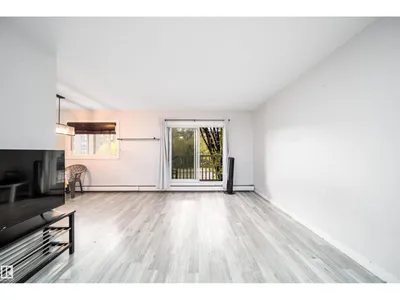 #202 10615 156 ST NW photo 8