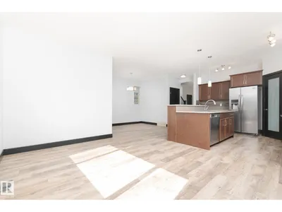 71 GREENBURY CR photo 18