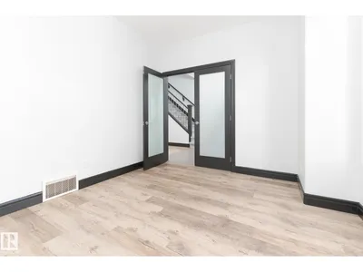 71 GREENBURY CR photo 8