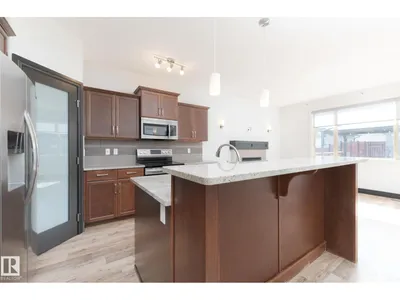 71 GREENBURY CR photo 10