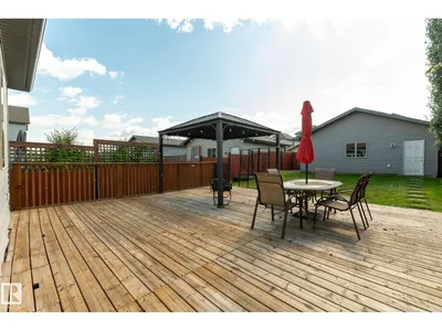 71 GREENBURY CR photo 44