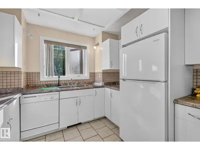 11 HOWSON CR NW photo 10