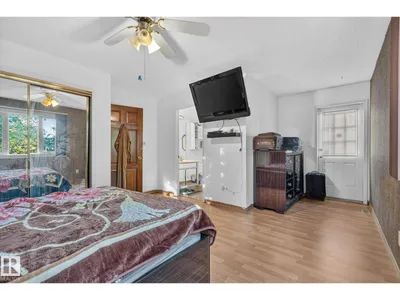 11 HOWSON CR NW photo 17