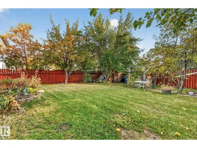 11 HOWSON CR NW photo 41