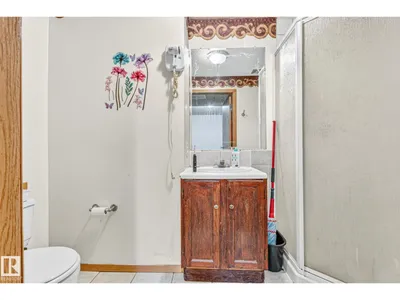 11 HOWSON CR NW photo 50