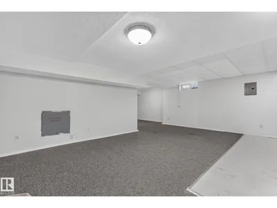 11 HOWSON CR NW photo 31