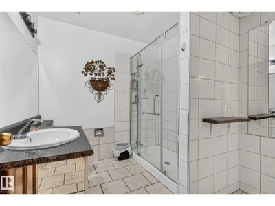 11 HOWSON CR NW photo 21