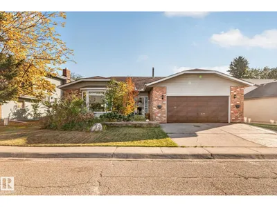 11 HOWSON CR NW photo 44