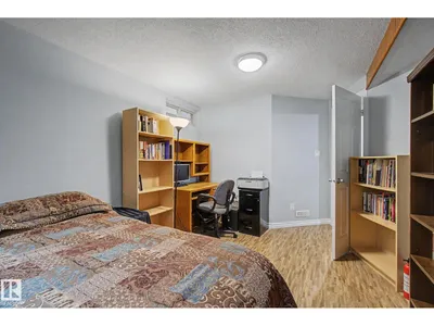 3706 41 AV NW photo 32