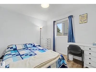 3706 41 AV NW photo 17