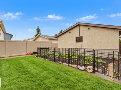 3706 41 AV NW photo 45