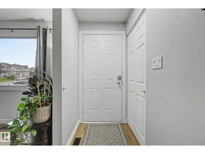 3706 41 AV NW photo 13