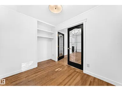 9506 72 AV NW photo 26