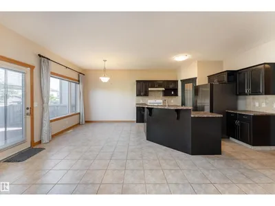 10820 178 AV NW photo 6