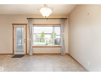 10820 178 AV NW photo 8