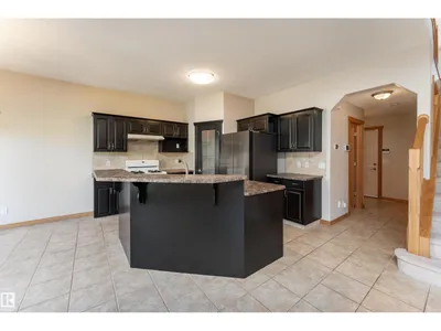 10820 178 AV NW photo 9