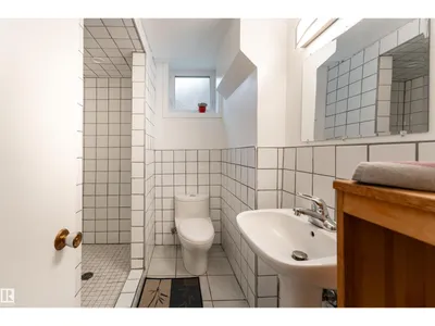 10320 76 ST NW NW photo 31