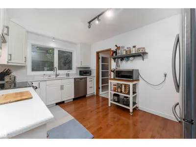 10320 76 ST NW NW photo 13