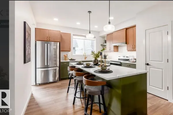 20907 25 AV NW photo 3