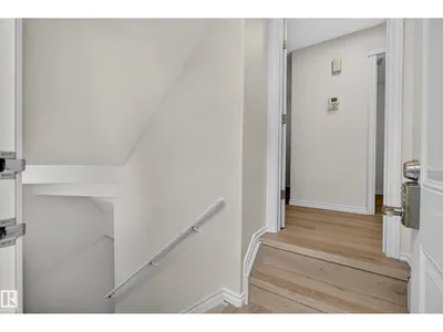 10216 150 ST NW NW photo 41