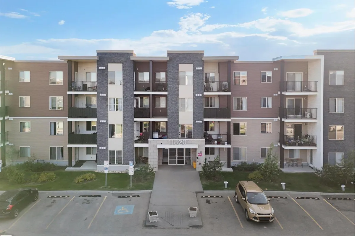 #313 11820 22 AV SW exterior