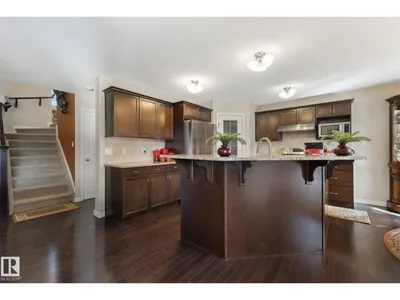 5915 6 AV SW photo 11