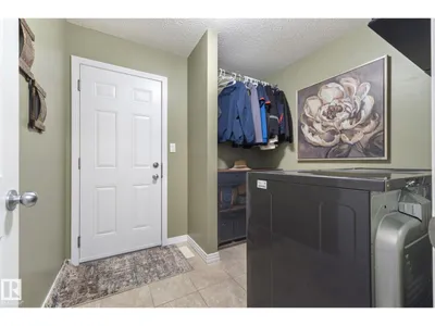 5915 6 AV SW photo 19