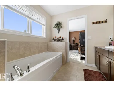 5915 6 AV SW photo 41