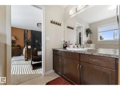 5915 6 AV SW photo 42