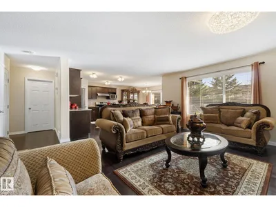 5915 6 AV SW photo 8
