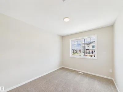 1100 MCLEOD AV photo 24