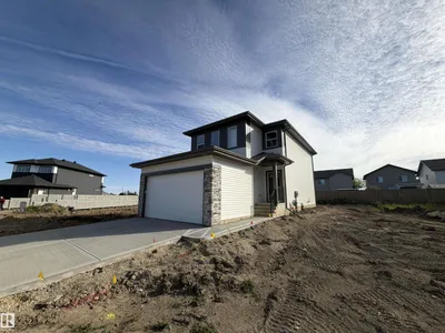 139 CALEDON CR photo 36
