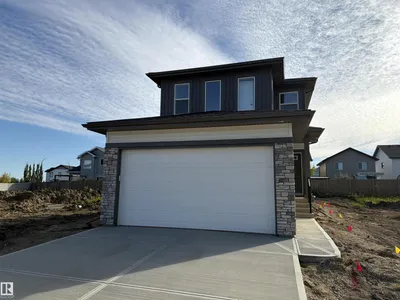 139 CALEDON CR photo 38